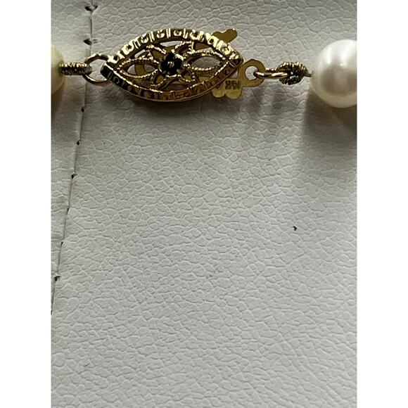 Vintage 18" Cultured Pearl
Necklace 14K Gold Filigree Box Clasp
5-8mm Pearls - Picture 12 of 13
